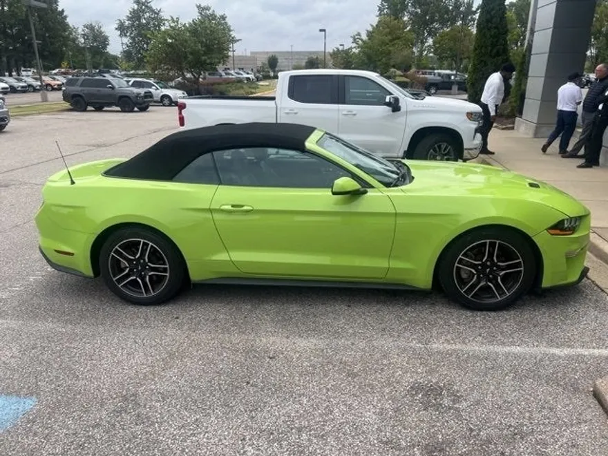 2020 Ford Mustang EcoBoost Premium photo 1