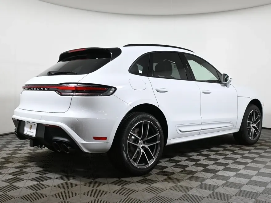 2024 Porsche Macan Base photo 7