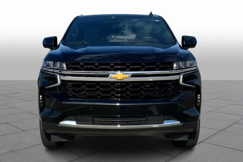 2023 Chevrolet Suburban LS photo 1