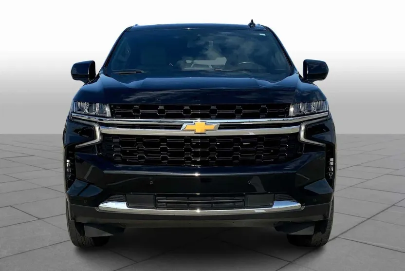 2023 Chevrolet Suburban LS photo 1