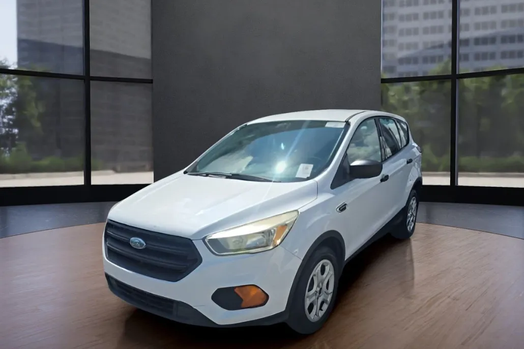 2017 Ford Escape S photo 1