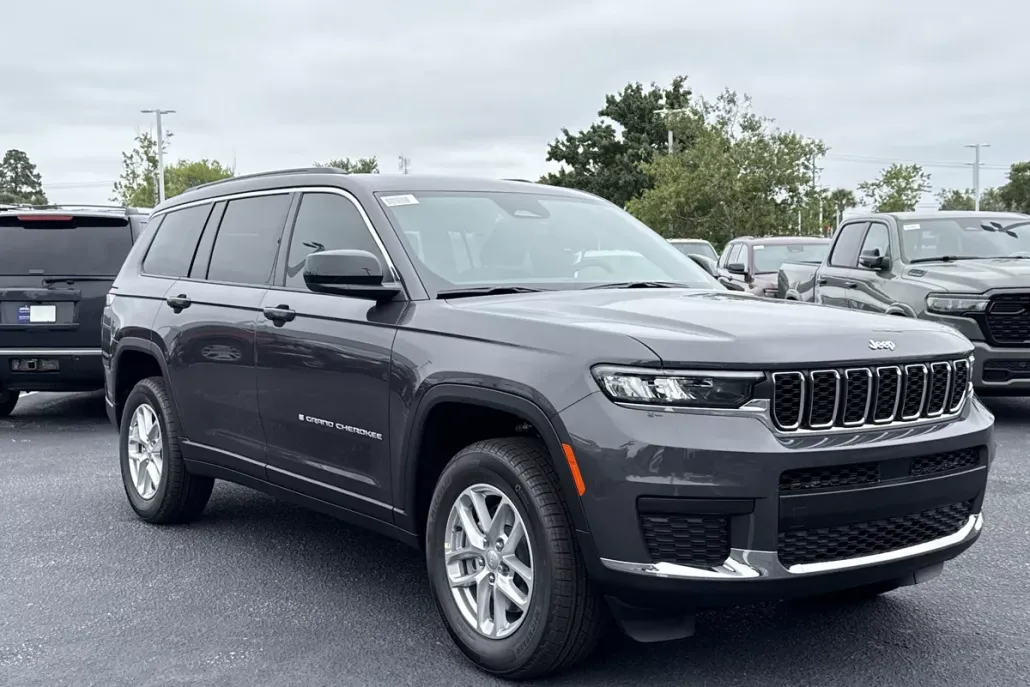 2025 Jeep Grand Cherokee Laredo X photo 1