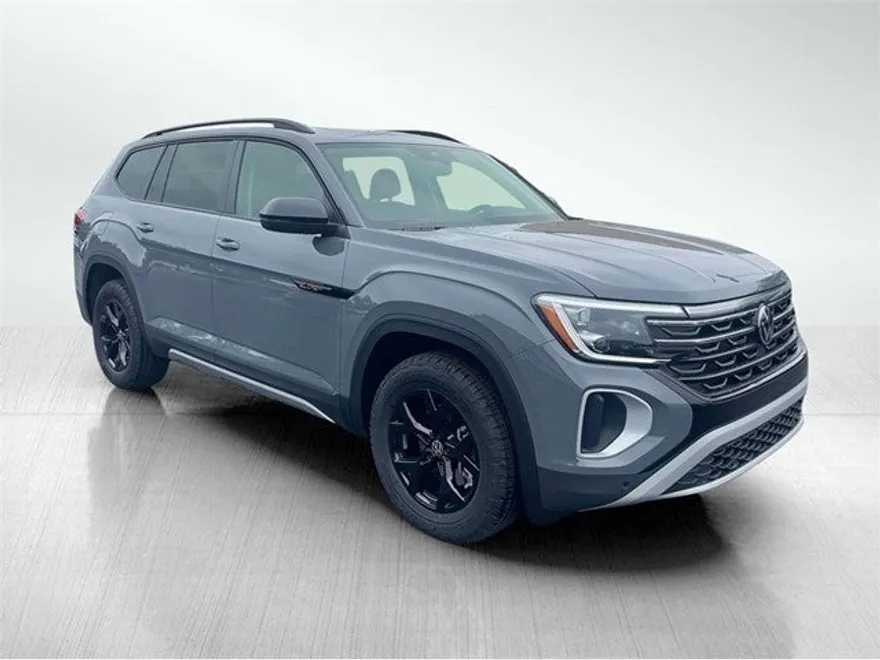 2025 Volkswagen Atlas Peak Edition SE photo 1