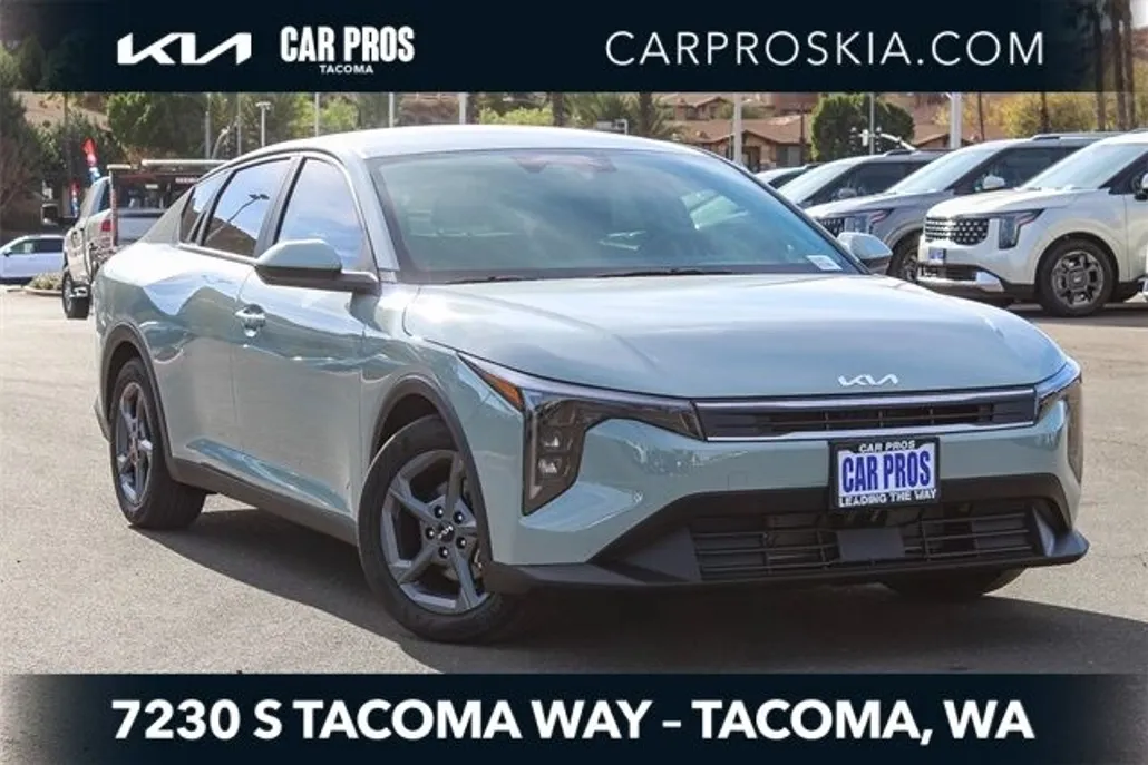 2025 Kia K4 LXS photo 1