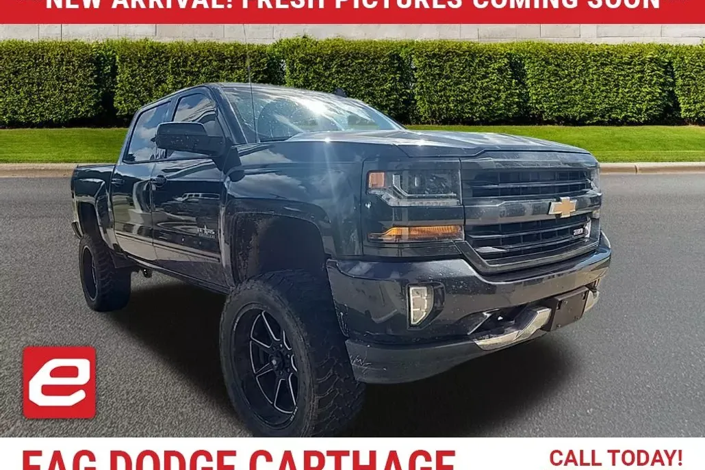 2018 Chevrolet Silverado 1500 LT photo 1
