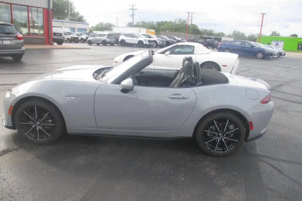 2024 Mazda MX-5 Miata Miata Grand Touring photo 1