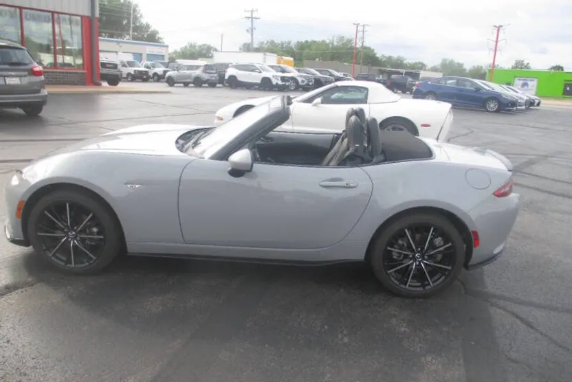 2024 Mazda MX-5 Miata Miata Grand Touring photo 1