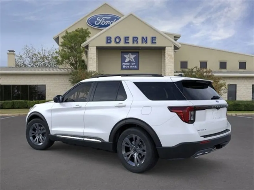 2025 Ford Explorer photo 1
