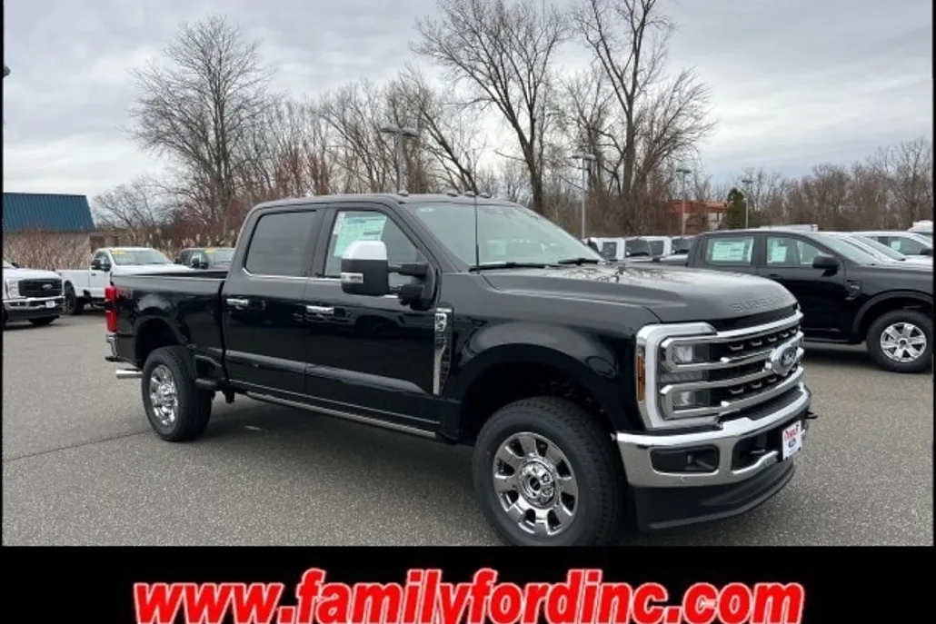 2025 Ford F-350 King Ranch photo 1