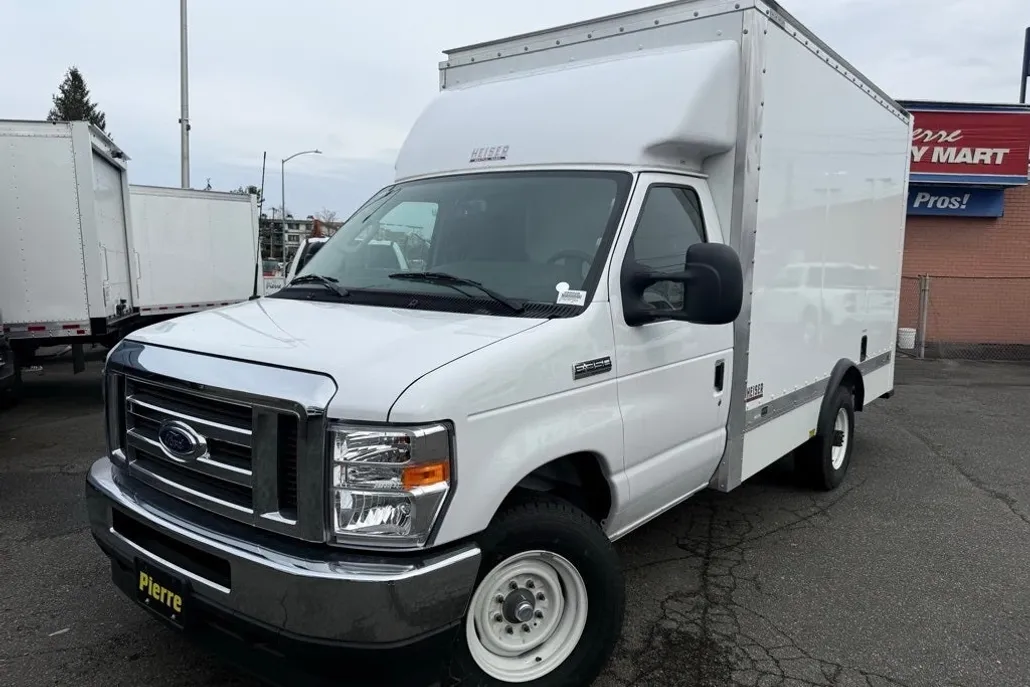 2025 Ford E-350 photo 1