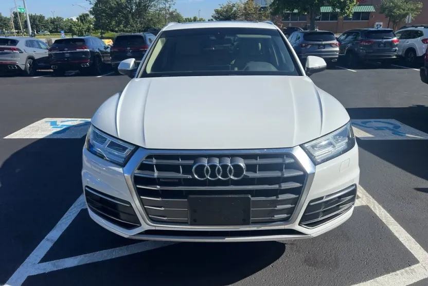 2018 Audi Q5 Premium Plus photo 1
