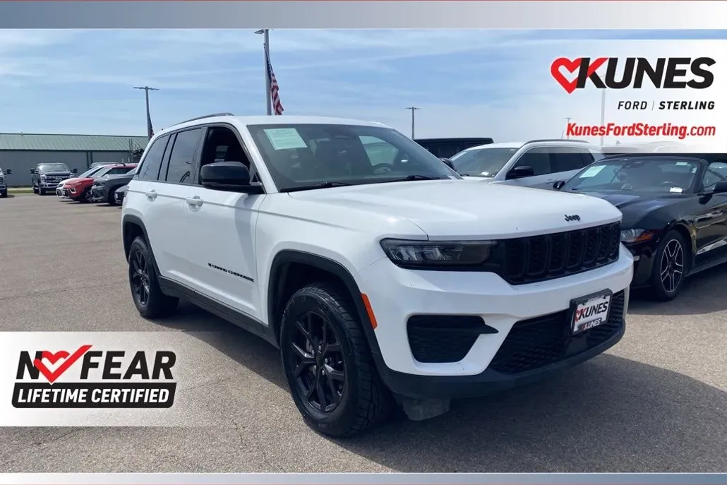 2024 Jeep Grand Cherokee Altitude photo 1