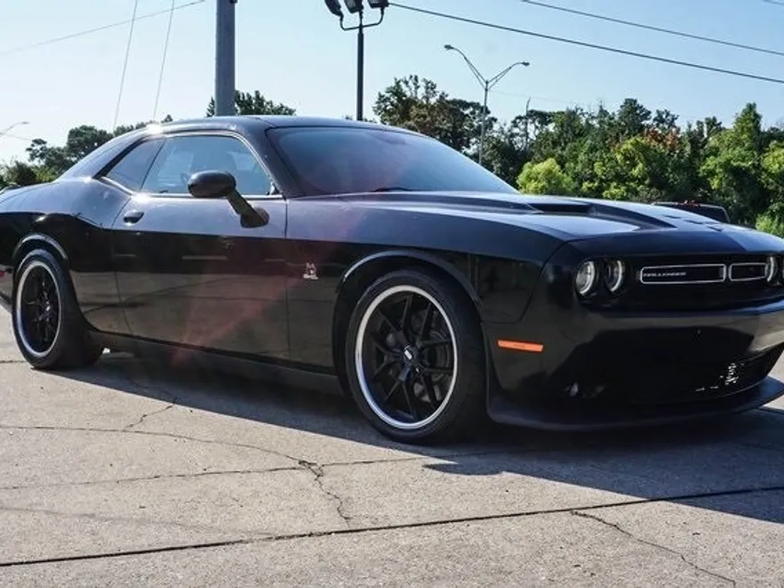 2016 Dodge Challenger R/T Scat Pack photo 1