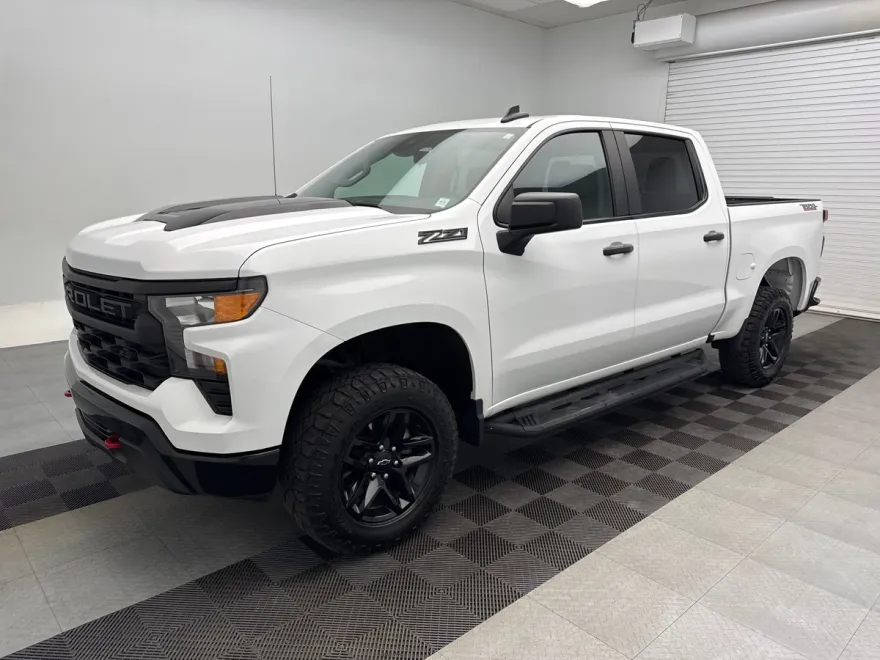 2023 Chevrolet Silverado 1500 Custom Trail Boss photo 1