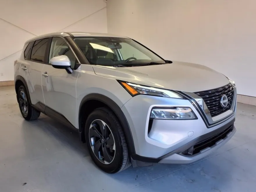 2023 Nissan Rogue SV photo 1