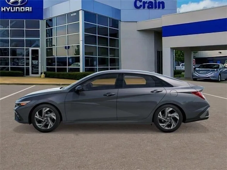 2025 Hyundai Elantra SEL Convenience photo 1