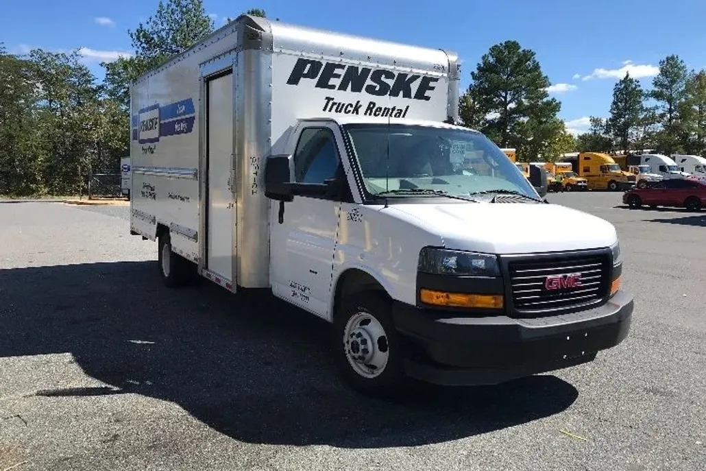 2022 Gmc Savana 3500 Cutaway photo 1