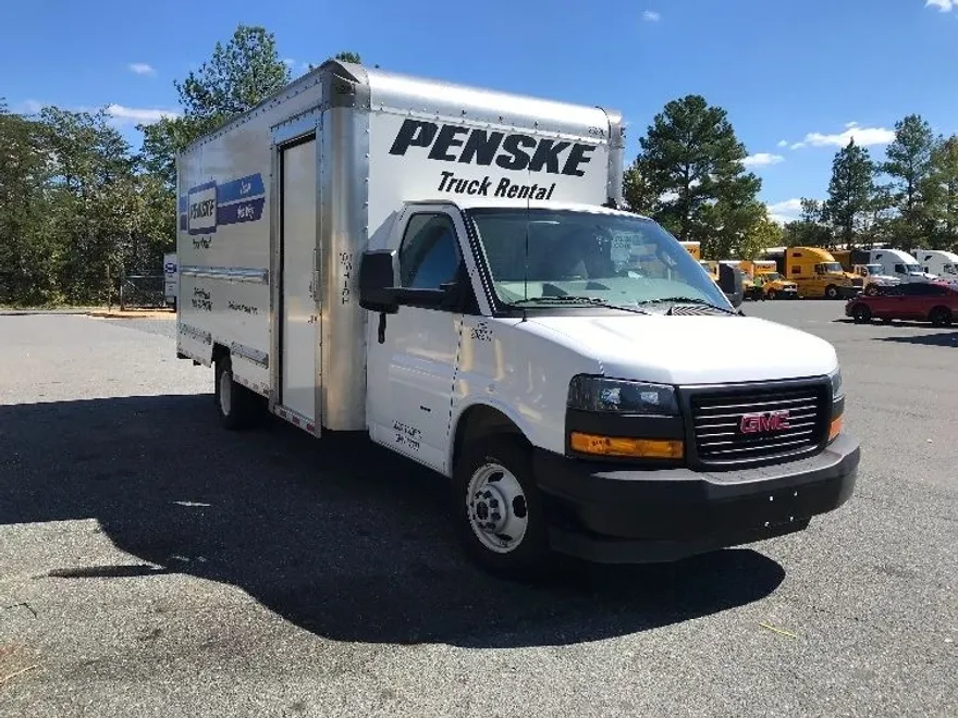 2022 Gmc Savana 3500 Cutaway photo 1