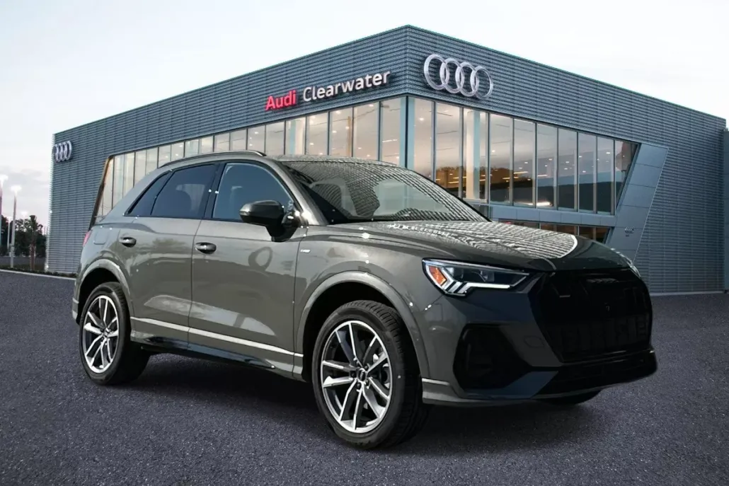 2025 Audi Q3 45 TFSI S line Premium photo 1
