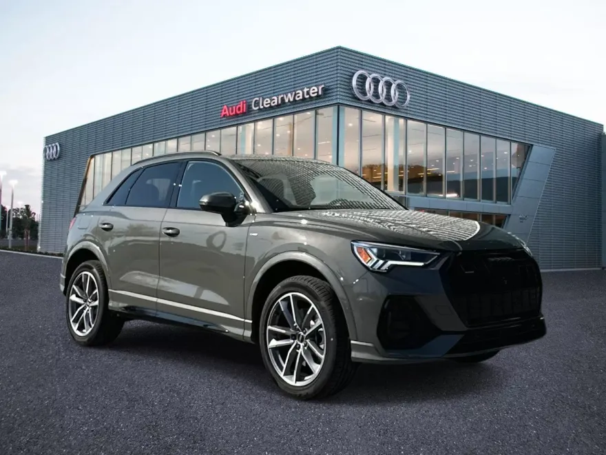 2025 Audi Q3 45 TFSI S line Premium photo 1