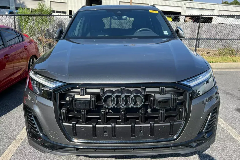 2025 Audi Q7 Premium Plus photo 1