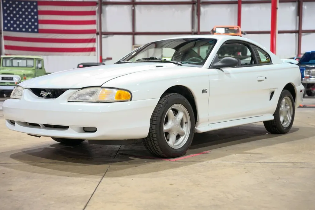 1995 Ford Mustang GT photo 1