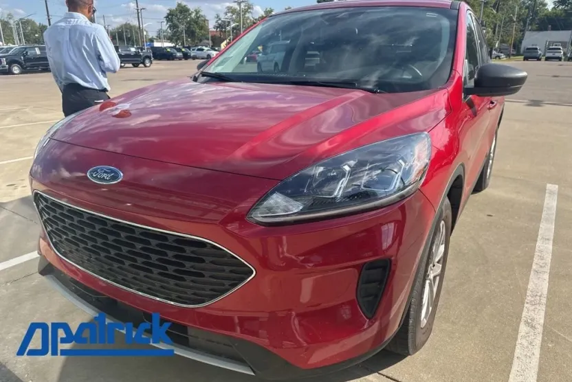 2022 Ford Escape SE Sport photo 1