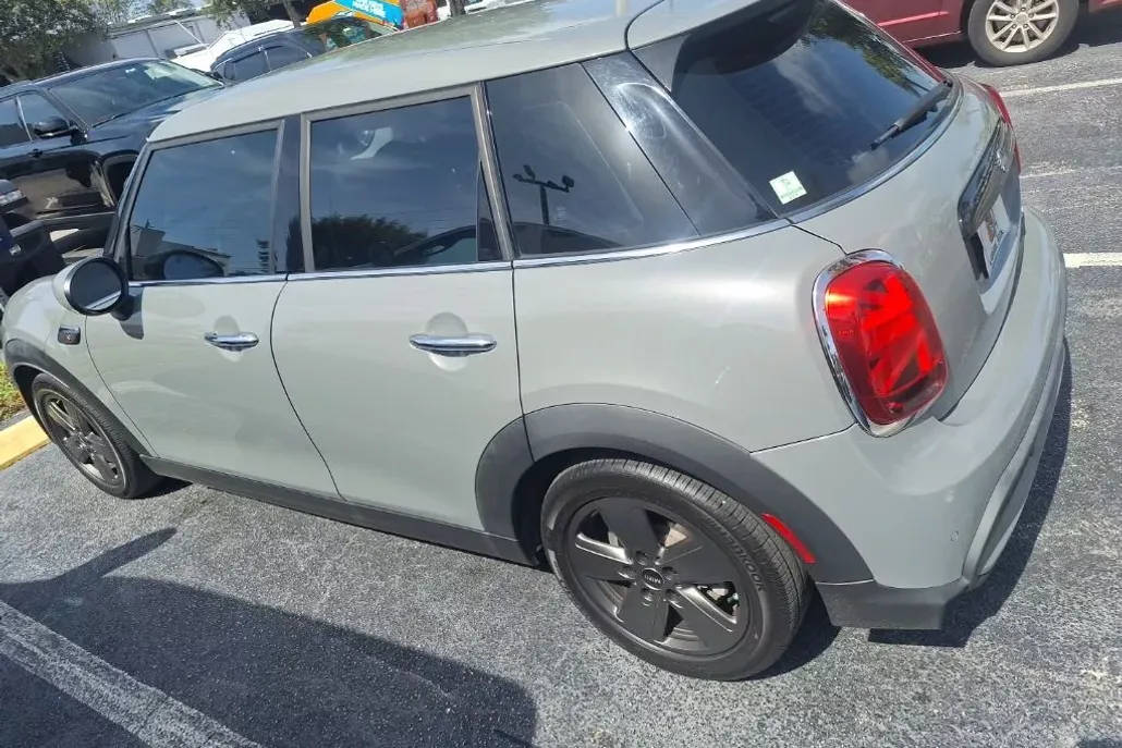 2022 Mini Cooper Hardtop S photo 1