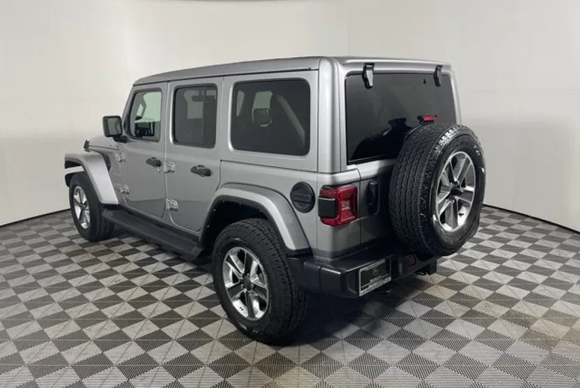 2021 Jeep Wrangler Unlimited Sahara Sport photo 1