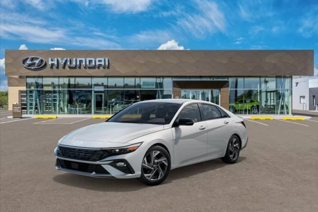 2025 Hyundai Elantra SEL Sport photo 1