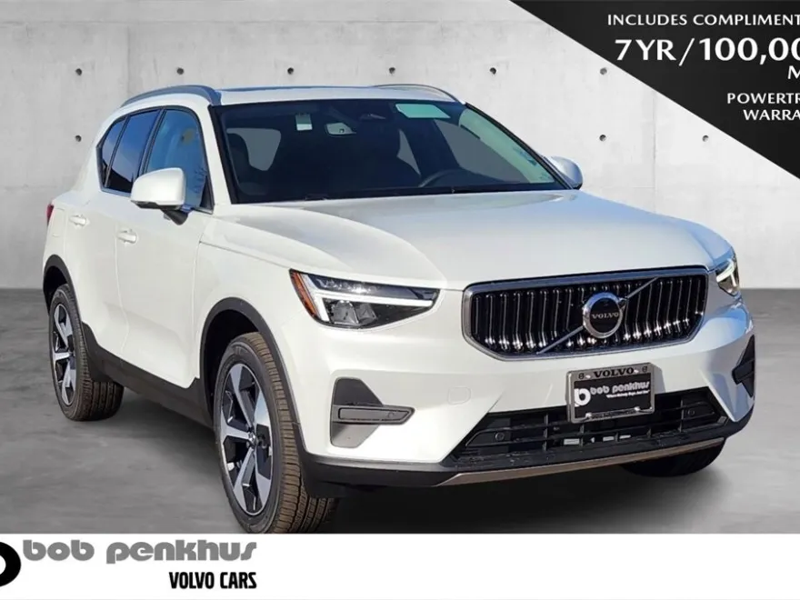 2025 Volvo XC40 Core photo 1