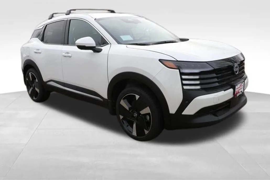 2025 Nissan Kicks SR photo 1