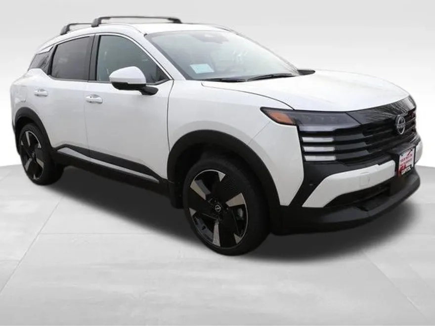 2025 Nissan Kicks SR photo 1
