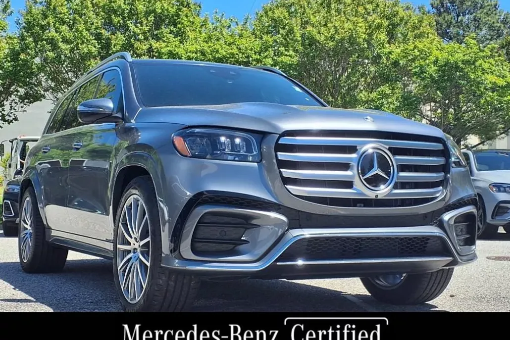 2025 Mercedes Benz GLS 450 4MATIC photo 1