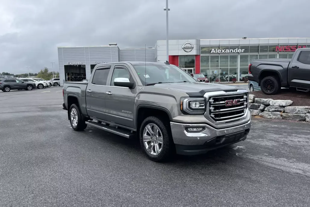2017 Gmc Sierra 1500 SLT photo 1