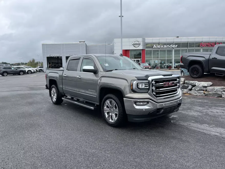 2017 Gmc Sierra 1500 SLT photo 1