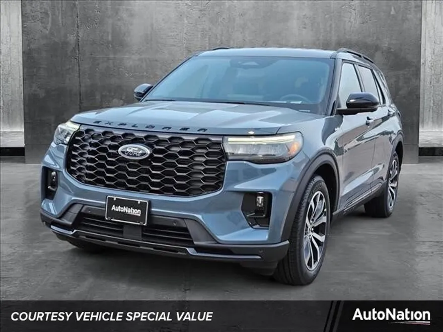 2025 Ford Explorer ST-Line photo 1