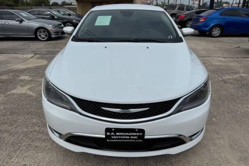 2015 Chrysler 200 C photo 1