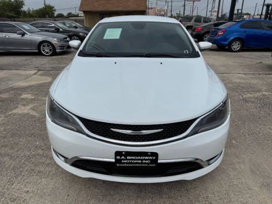 2015 Chrysler 200 C photo 1