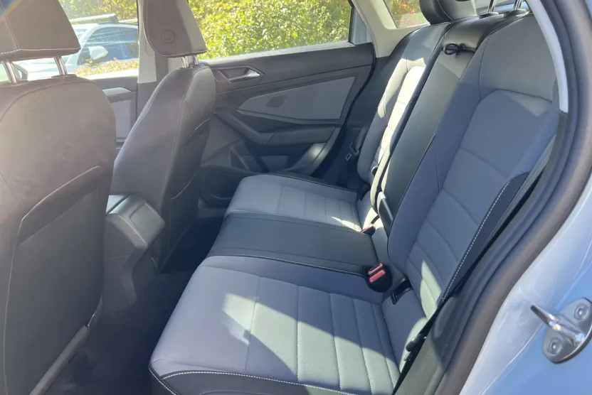 2025 Volkswagen Jetta SE photo 1