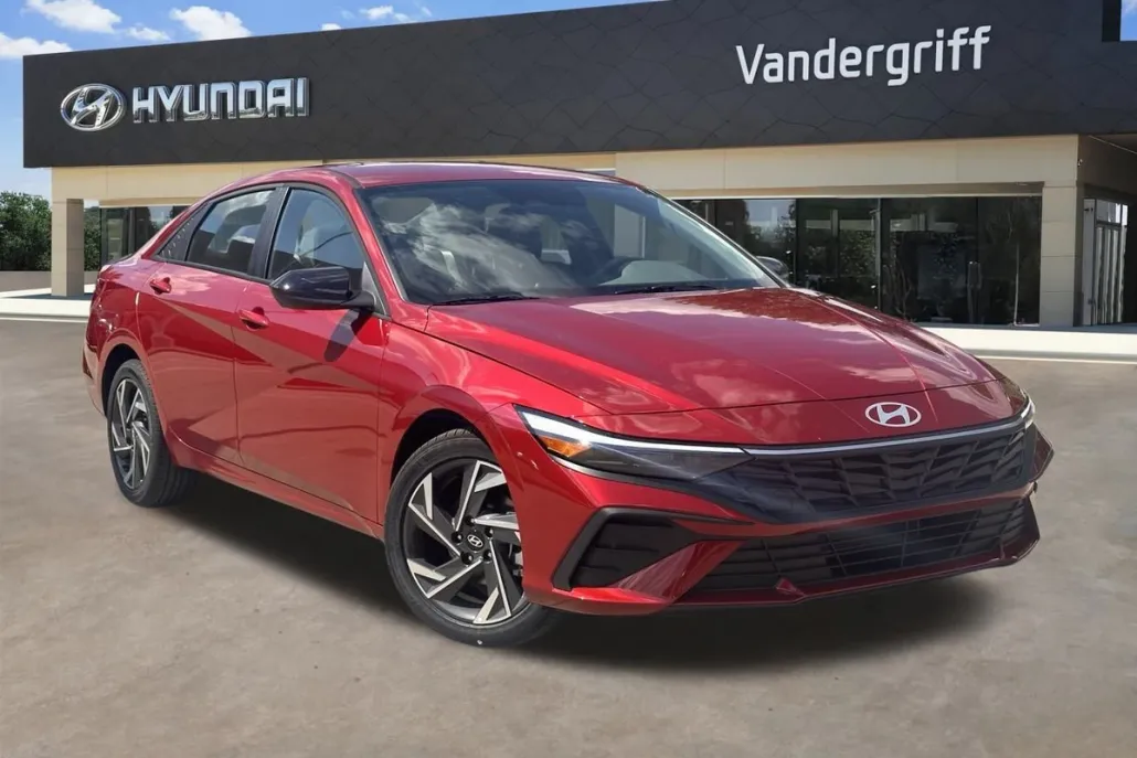2025 Hyundai Elantra SEL Sport photo 1