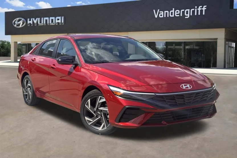 2025 Hyundai Elantra SEL Sport photo 1