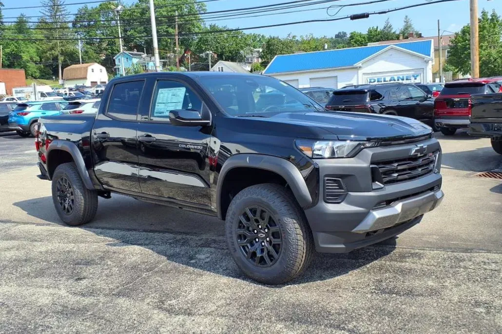 2026 Chevrolet Colorado Trail Boss photo 1