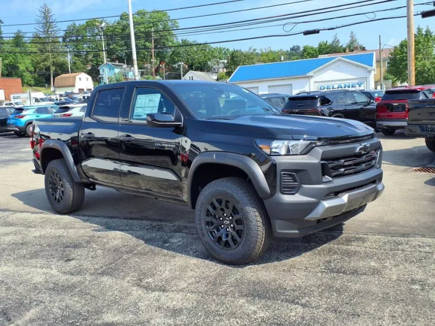 2026 Chevrolet Colorado Trail Boss photo 1
