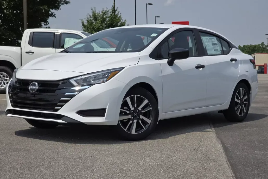 2025 Nissan Versa S photo 1
