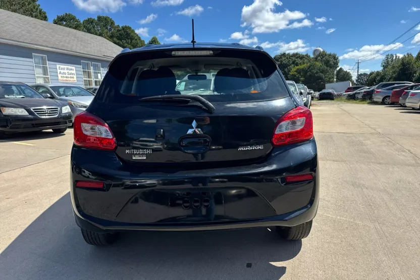 2019 Mitsubishi Mirage LE photo 1