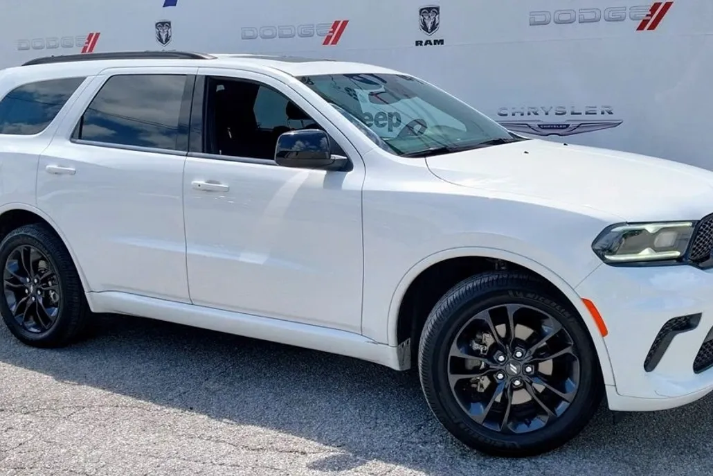 2023 Dodge Durango SXT Plus photo 1