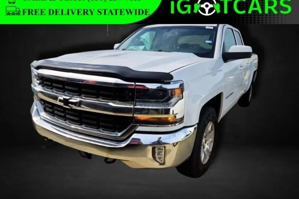 2017 Chevrolet Silverado LT photo 1