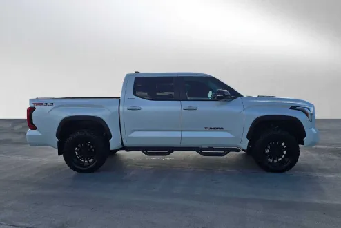 2024 Toyota Tundra Limited CrewMax photo 2