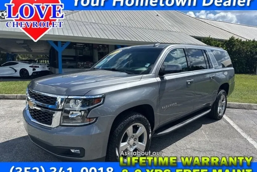 2019 Chevrolet Suburban LT photo 1